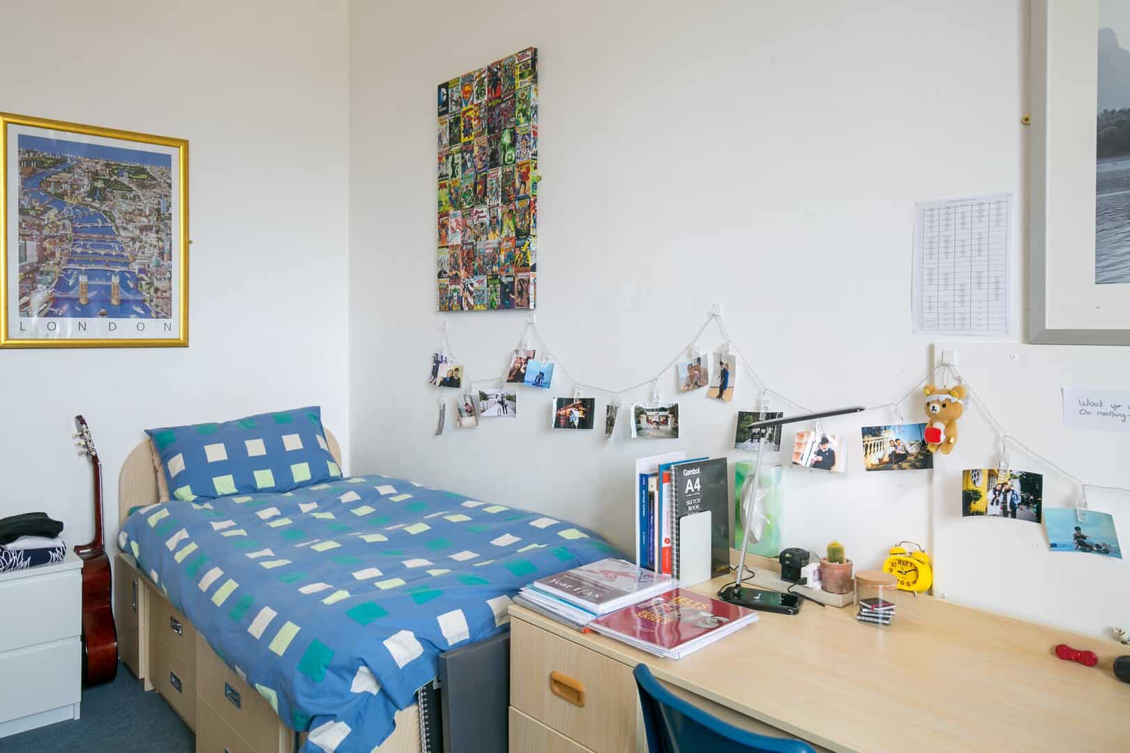 Example of another bedroom with a single bed.